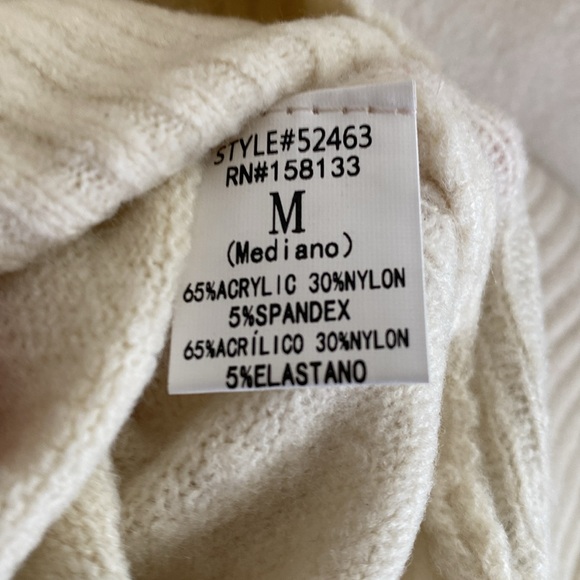Cream colored ladies pull over sweater. Size medium - Picture 5 of 6
